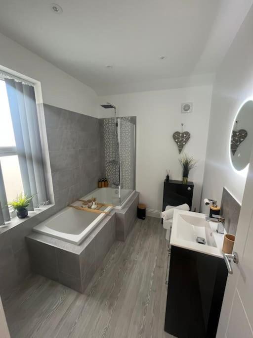 Brand New Stunning Family House Villa Blackpool Luaran gambar